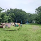 遊具もある公園になっている