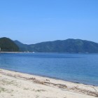 ⑨	伊保田港近くの海岸