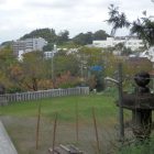 社殿前から宅間城館跡を(中央部)