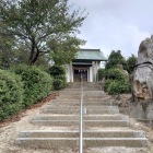 主郭に鎮座する芝山神社