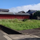 城跡には民家と水田