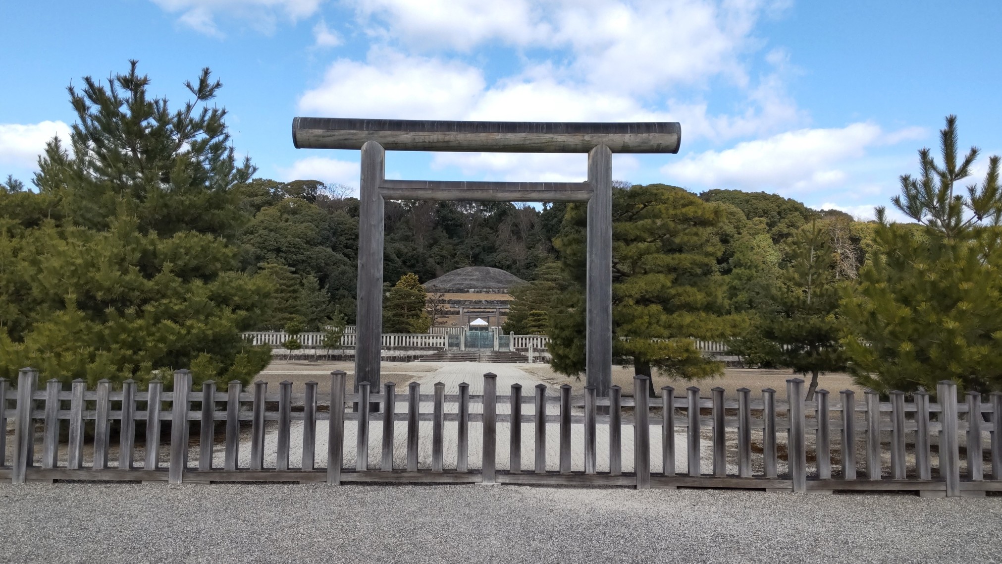 ①	木幡山伏見城跡（現明治天皇御陵）