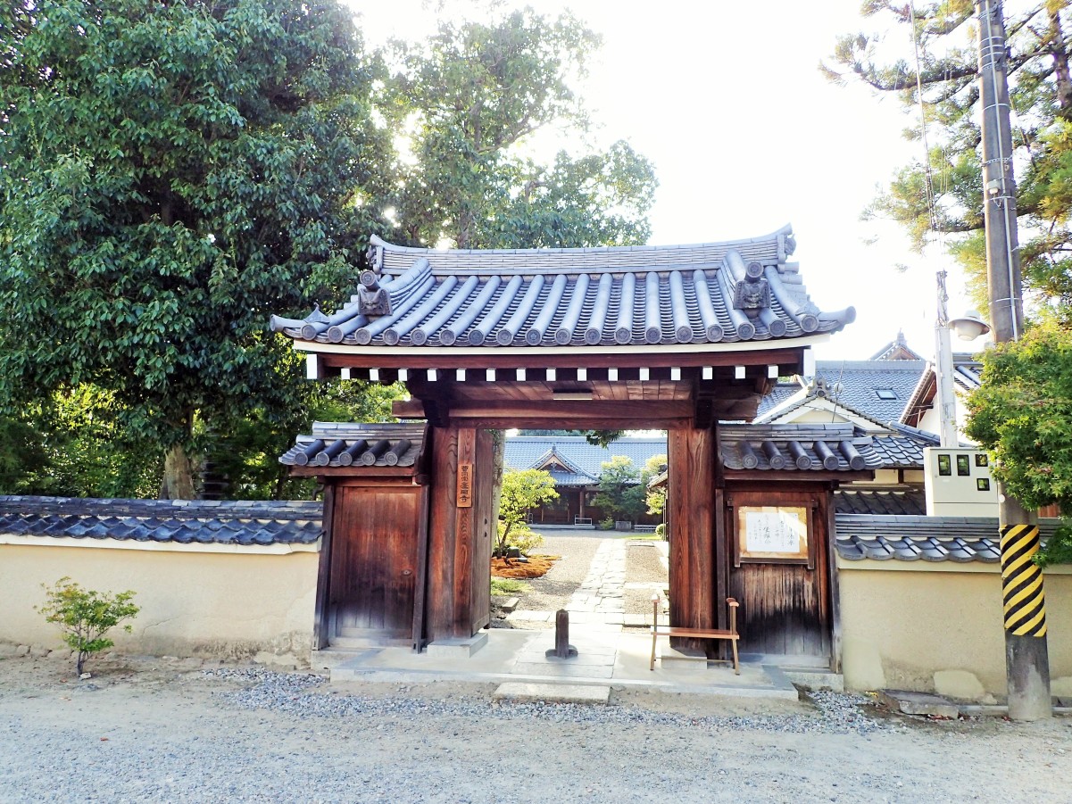 ①慶多寺に移築された陣屋南門