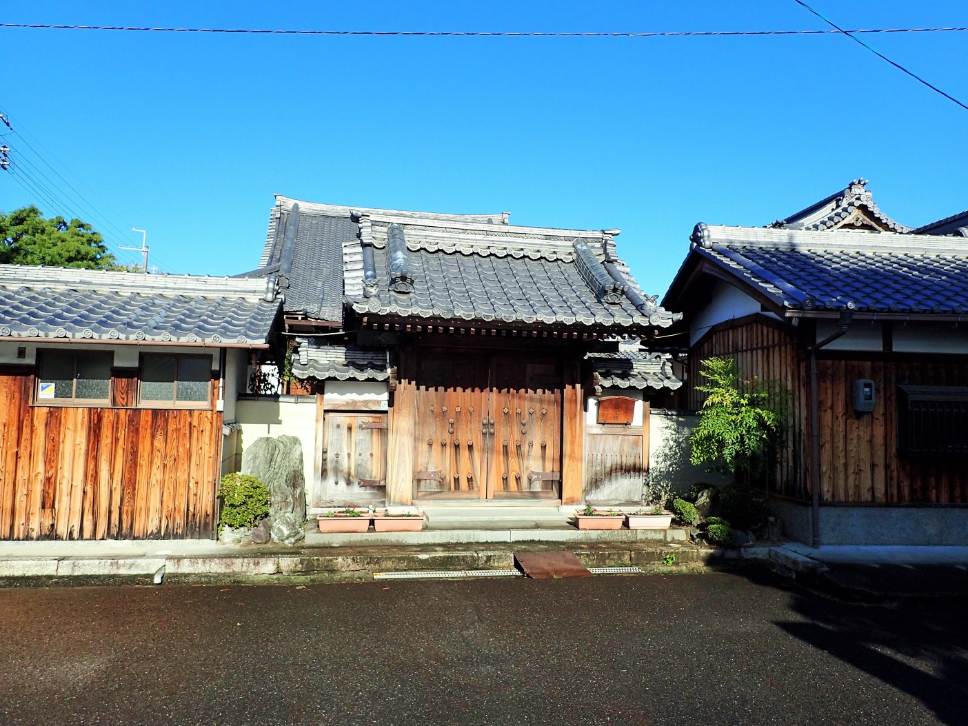 ①金森御坊山門