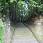 梅本神社の背後が城址