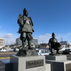 太田駅前の新田義貞像