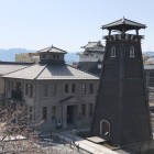 稲荷櫓と富士山を望む