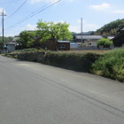 碑の前辺りの風景
