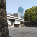 常盤橋門跡と工事中の超高層ビル