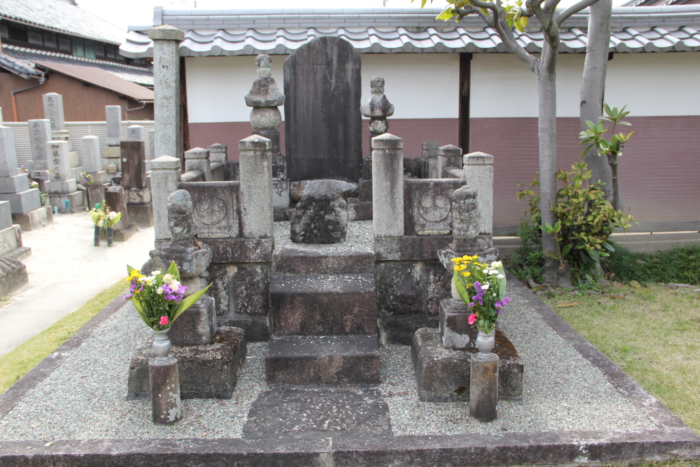 日比津城主野尻氏石塔墓所