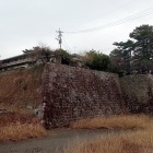手前:坤櫓跡　奥:太鼓櫓跡