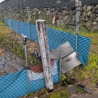 登城途中に有る標柱　二条の空堀と読める