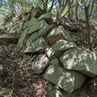 大手跡付近の石垣（登り石垣？）