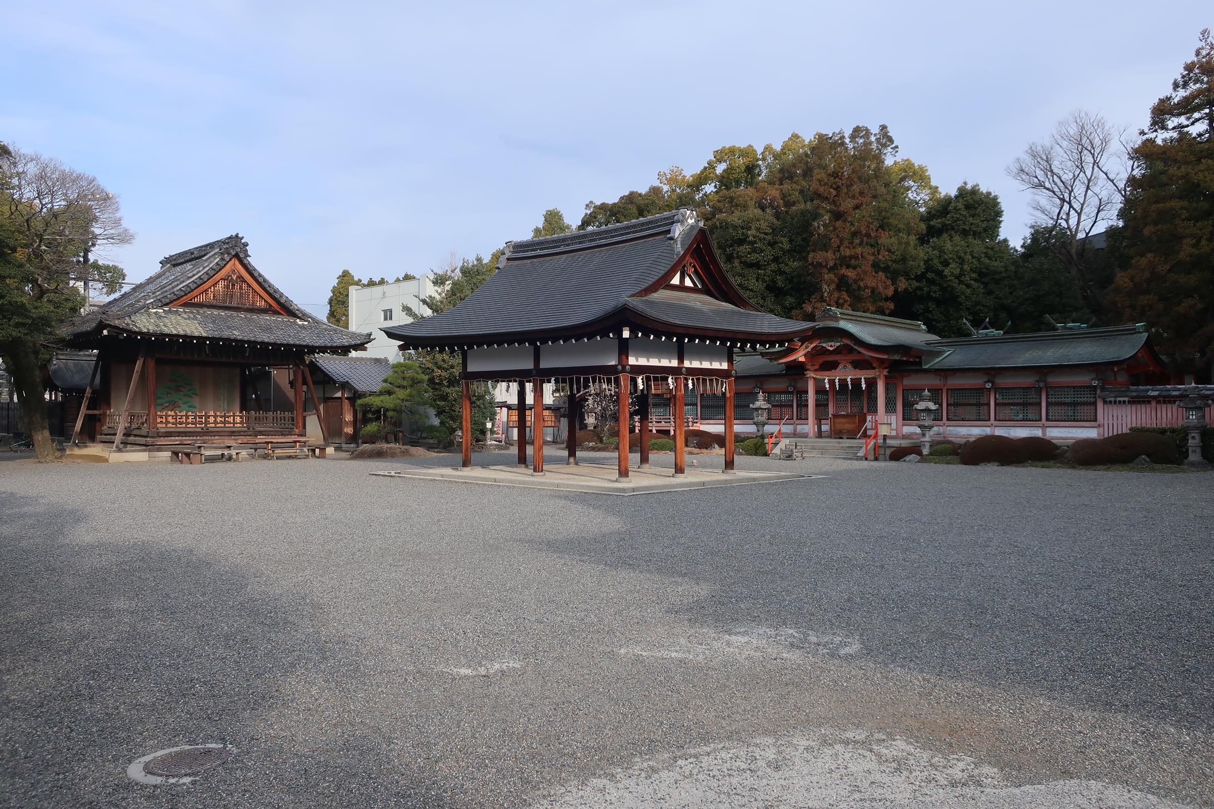 比定地の西院春日神社