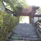 西門を踊場より