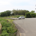 同左より振返って志知城跡を見る