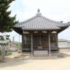 中心部に薬師堂
