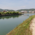 叶堂城南を流れる三原川・大日川