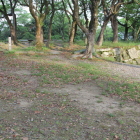弓櫓跡と右手西虎口搦手門