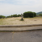 馬屋・月見台、手前が駐車場