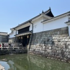 東大手門、奥に東南隅櫓