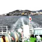 ⑧	出港後の海から長崎市街に別れを告げる