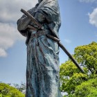 ①	風頭山公園の坂本龍馬像