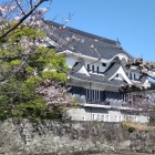 ①	外堀から眺めた五島高校
