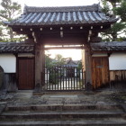①聖隣寺山門