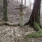 ⑥目印(中腹にある石灯籠)