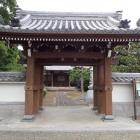 春興院山門