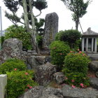 ④石碑