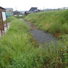③土塁と堀跡