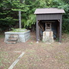 ②二の丸にある丸山神社