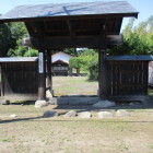 西端の郭の昌見寺山門