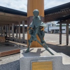 日田駅のリヴァイ兵長の像