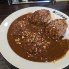 くずして食べるキーマとハンバーグのカレー