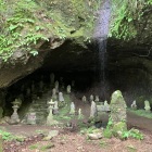 ここに頼朝一行が隠れたらしい