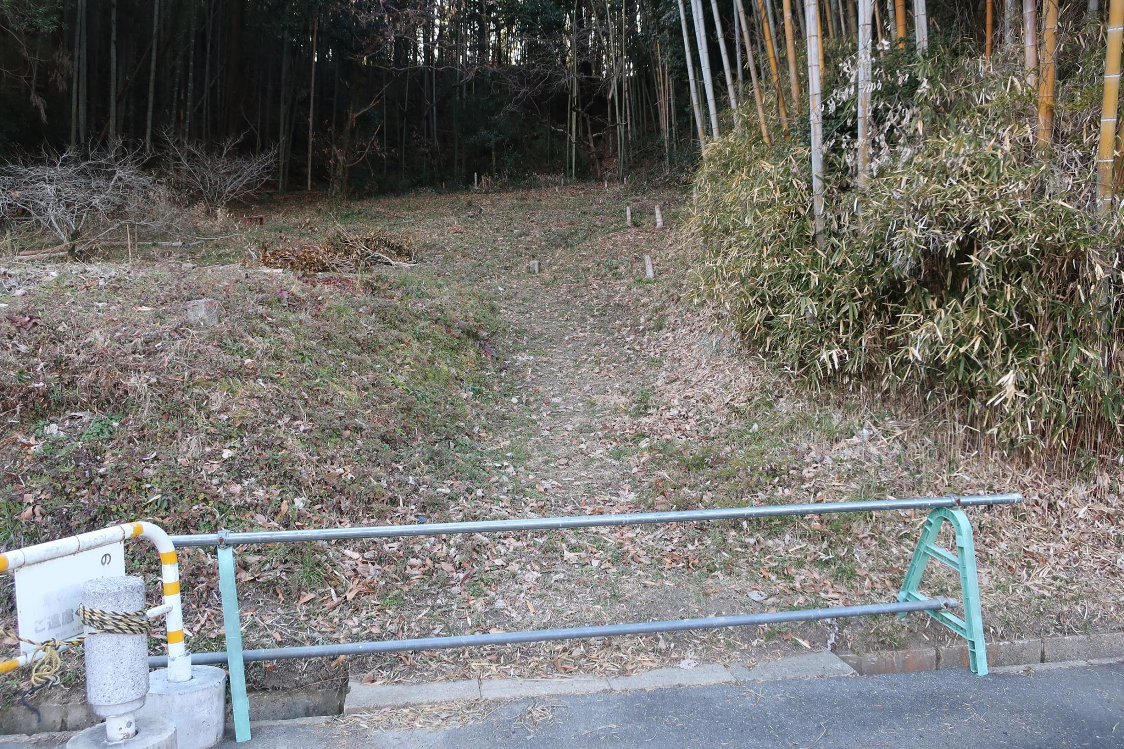 南稲八妻の比定地の登城口