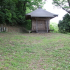 本曲輪下の帯曲輪に鎮座愛宕神社