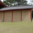 復元外郭南門東翼築地塀南面