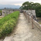 東櫓台より多門櫓台、天守台を見る