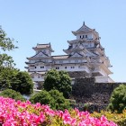 ①	西ノ丸の庭から見た天守