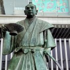 ⑩	母里太兵衛像（博多駅前）