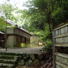 ⑥一ノ瀬神社(拝殿背後の高所が主郭)