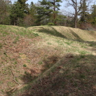 二の郭･三の郭の北虎口の土塁と土橋