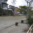 周辺は公園になっている
