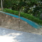 城址への道