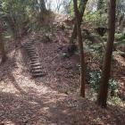 北西尾根の堀切と主郭