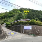 ①	猫尾城登城口（左は黒木中学校）